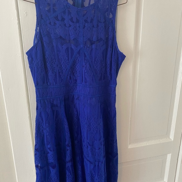 Blue lulus dress never worn - Picture 2 of 2